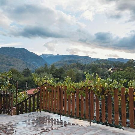 Duvaro Guesthouse Raduil Bagian luar foto