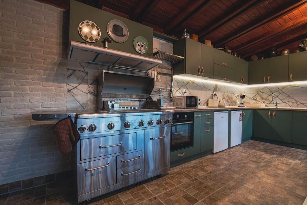 Duvaro Guesthouse Raduil Bagian luar foto