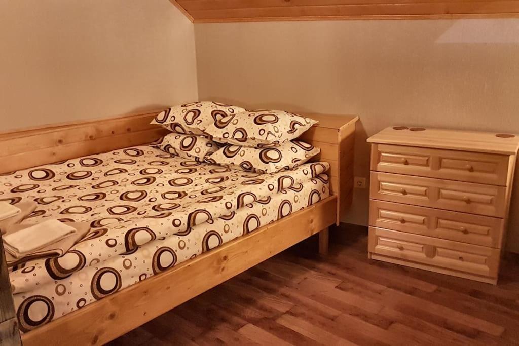 Duvaro Guesthouse Raduil Bagian luar foto
