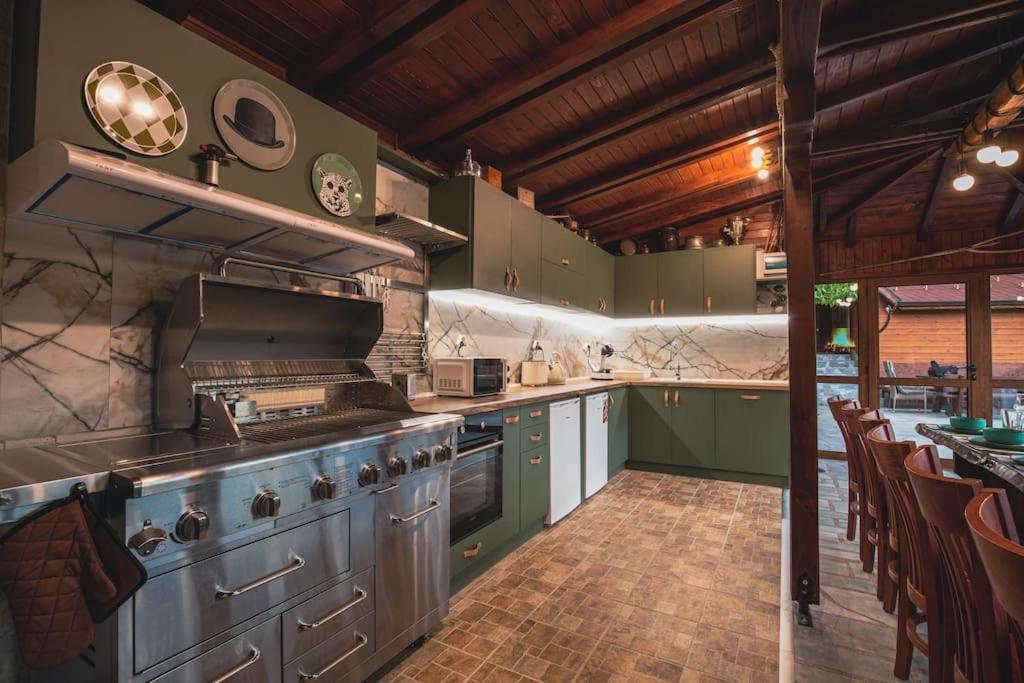 Duvaro Guesthouse Raduil Bagian luar foto