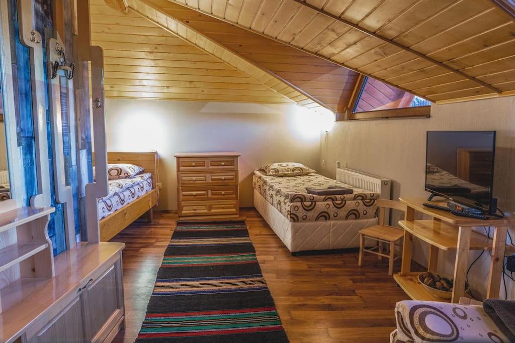 Duvaro Guesthouse Raduil Bagian luar foto