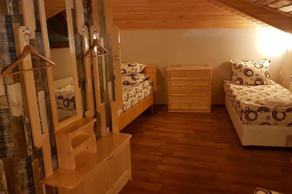 Duvaro Guesthouse Raduil Bagian luar foto