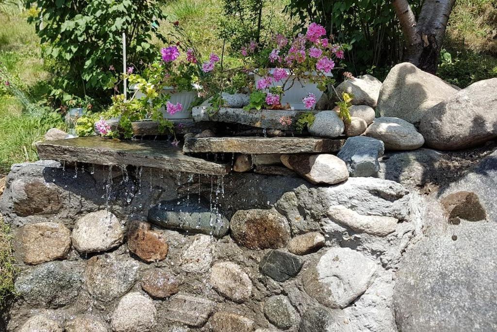 Duvaro Guesthouse Raduil Bagian luar foto