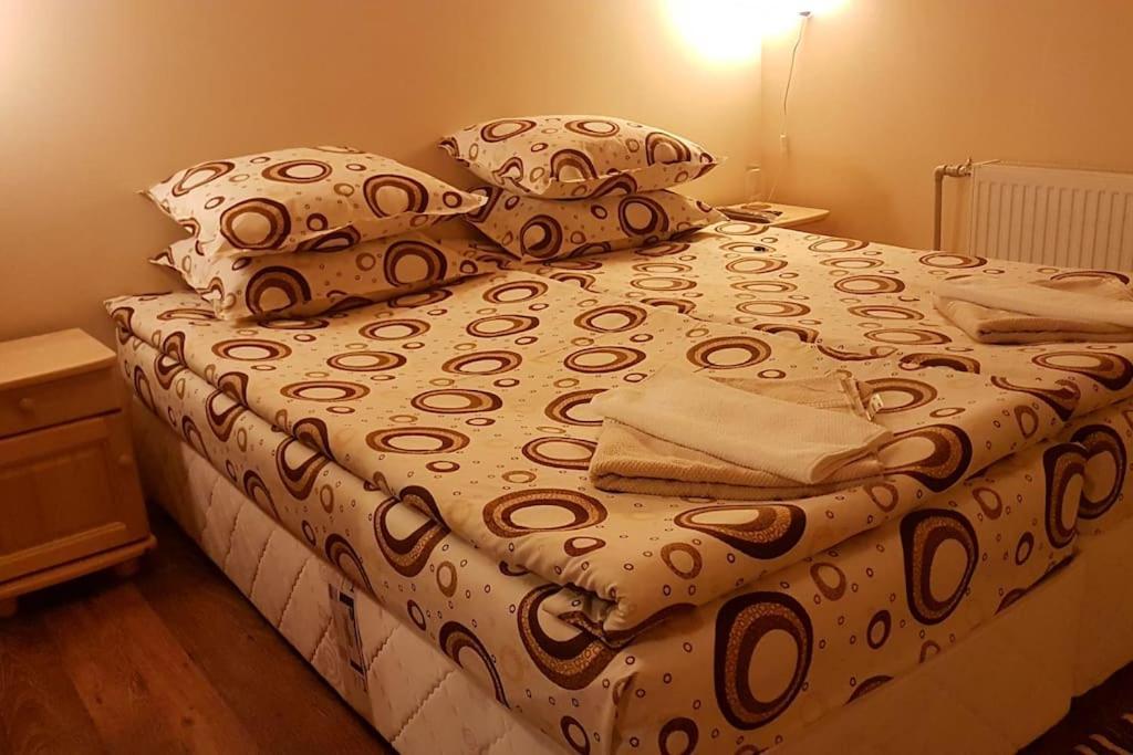 Duvaro Guesthouse Raduil Bagian luar foto